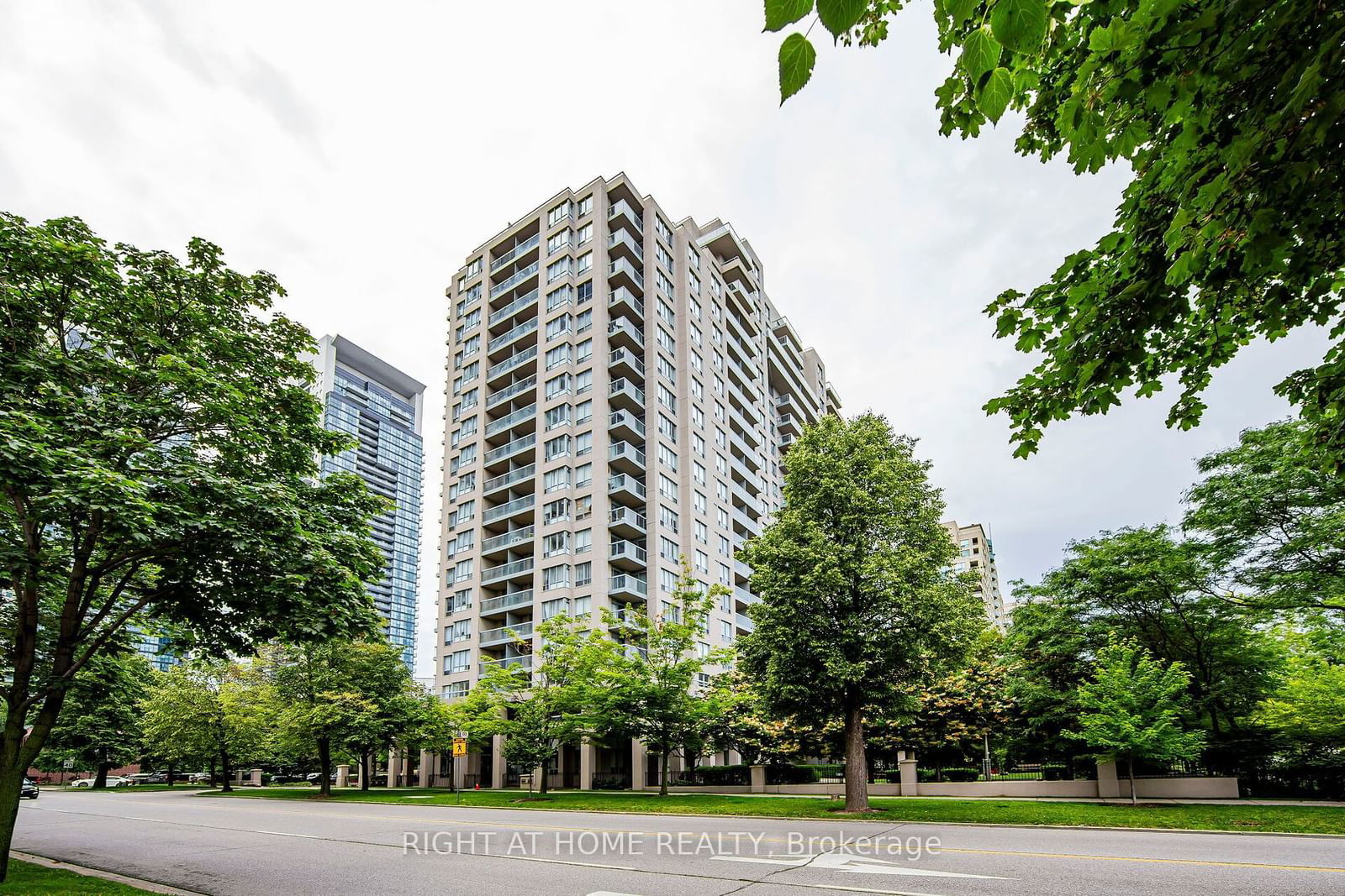 28 Empress Ave, unit 1701 for rent - image #2