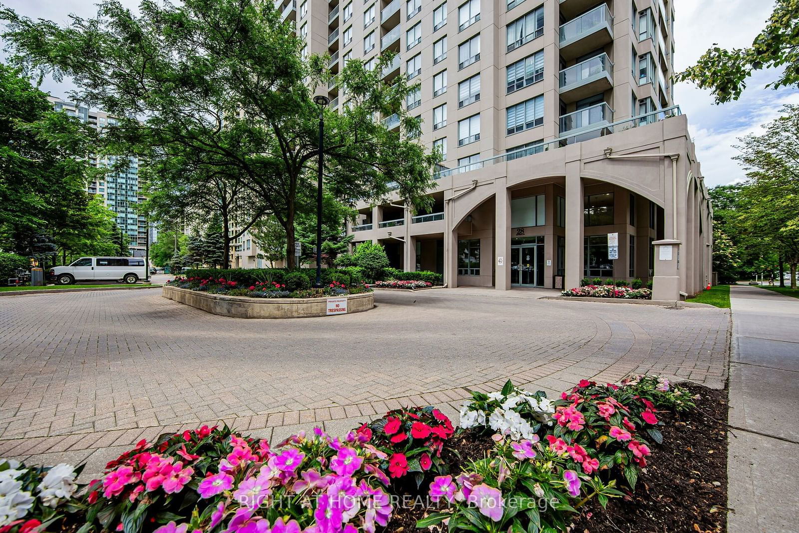 28 Empress Ave, unit 1701 for rent - image #3