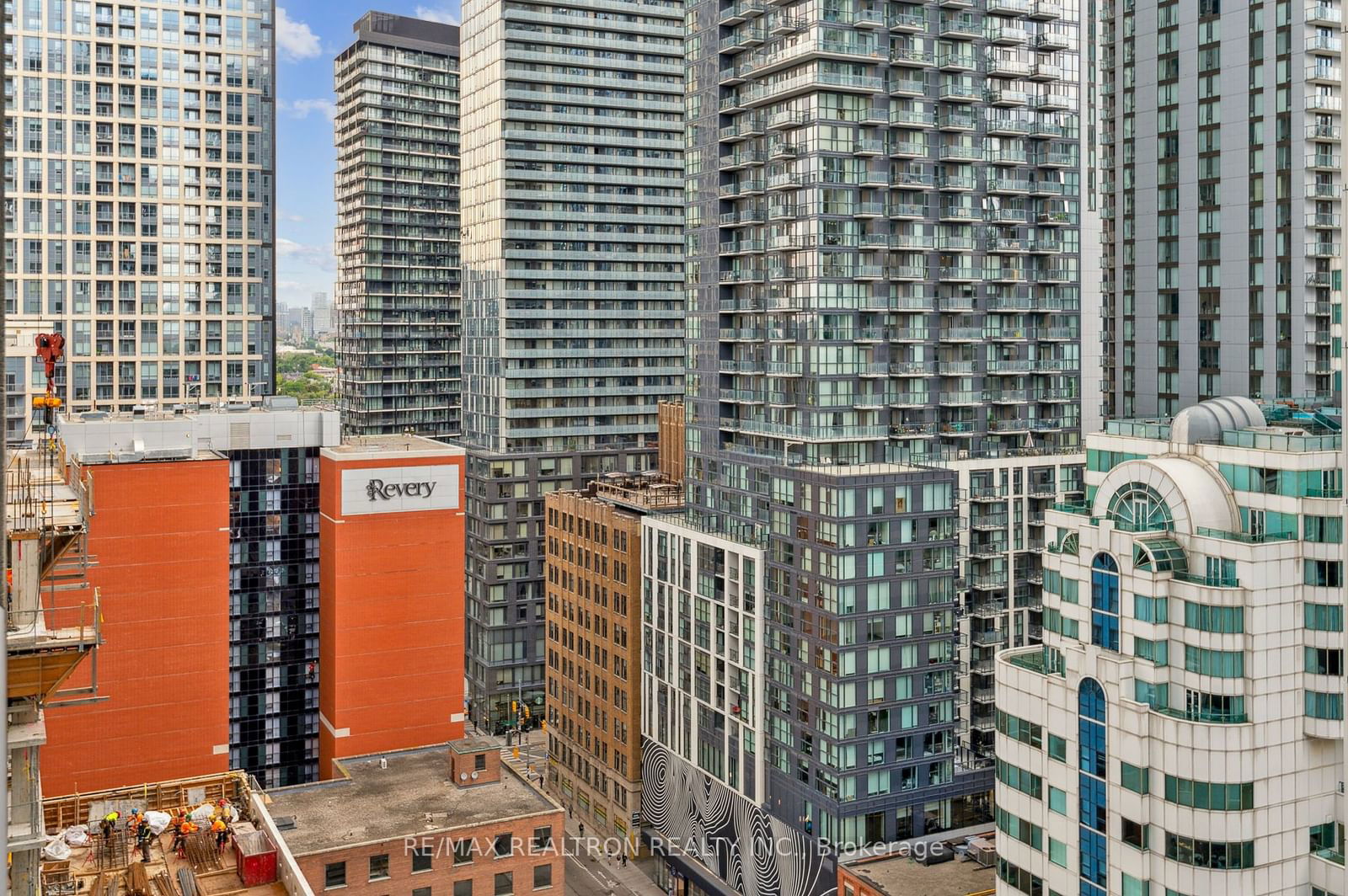 375 King St W, unit 2006 for sale