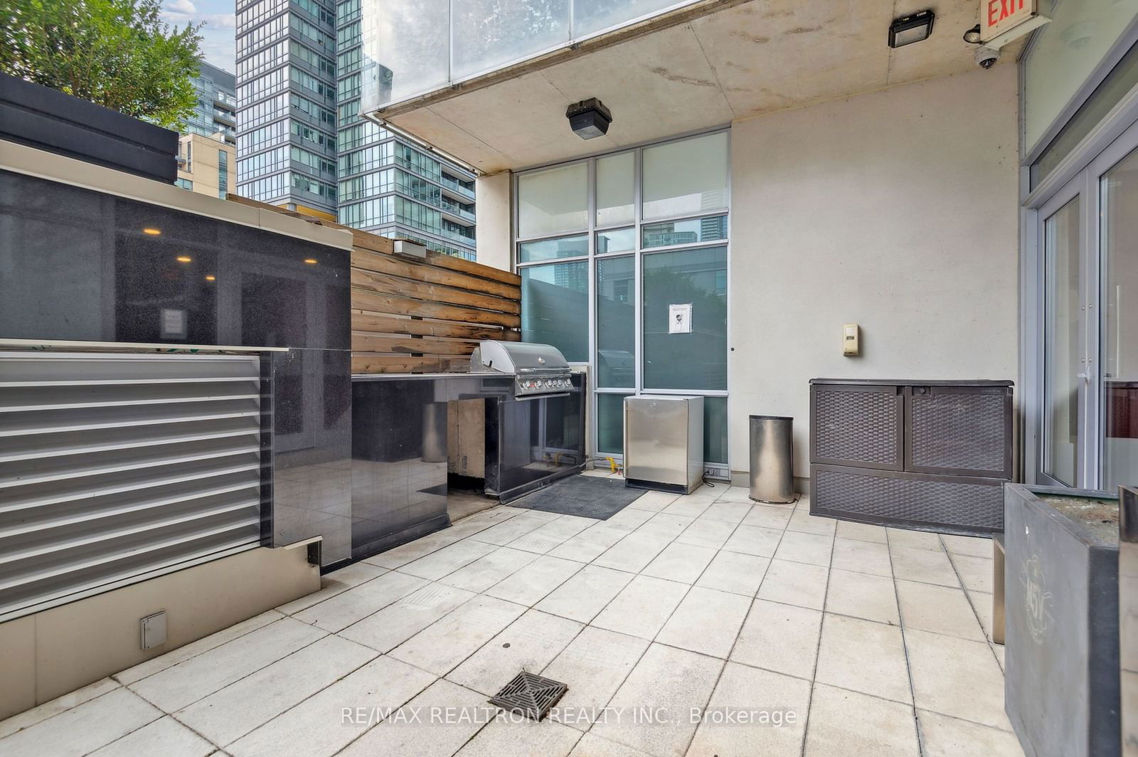 375 King St W, unit 2006 for sale