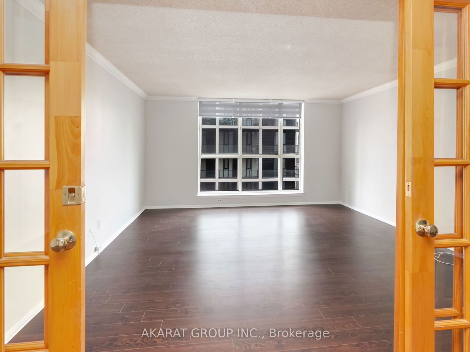 633 Bay St, unit Ph05 for rent