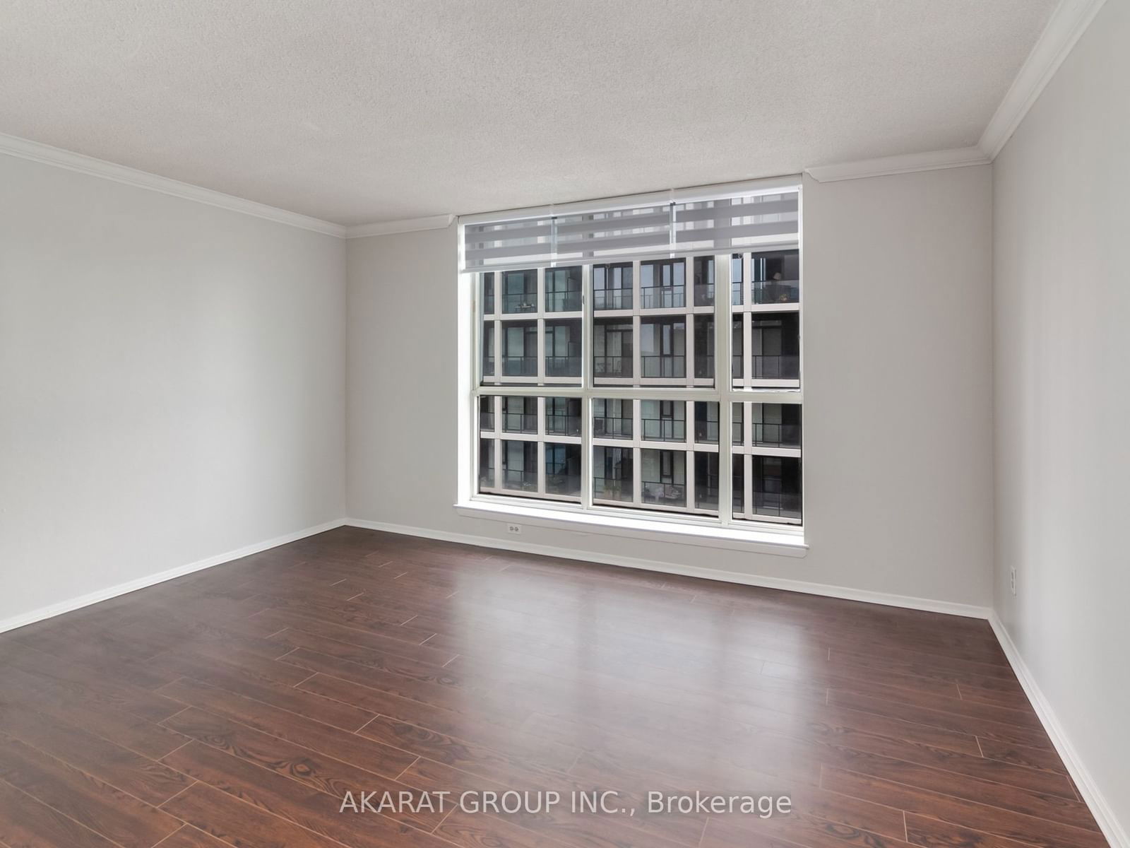 633 Bay St, unit Ph05 for rent