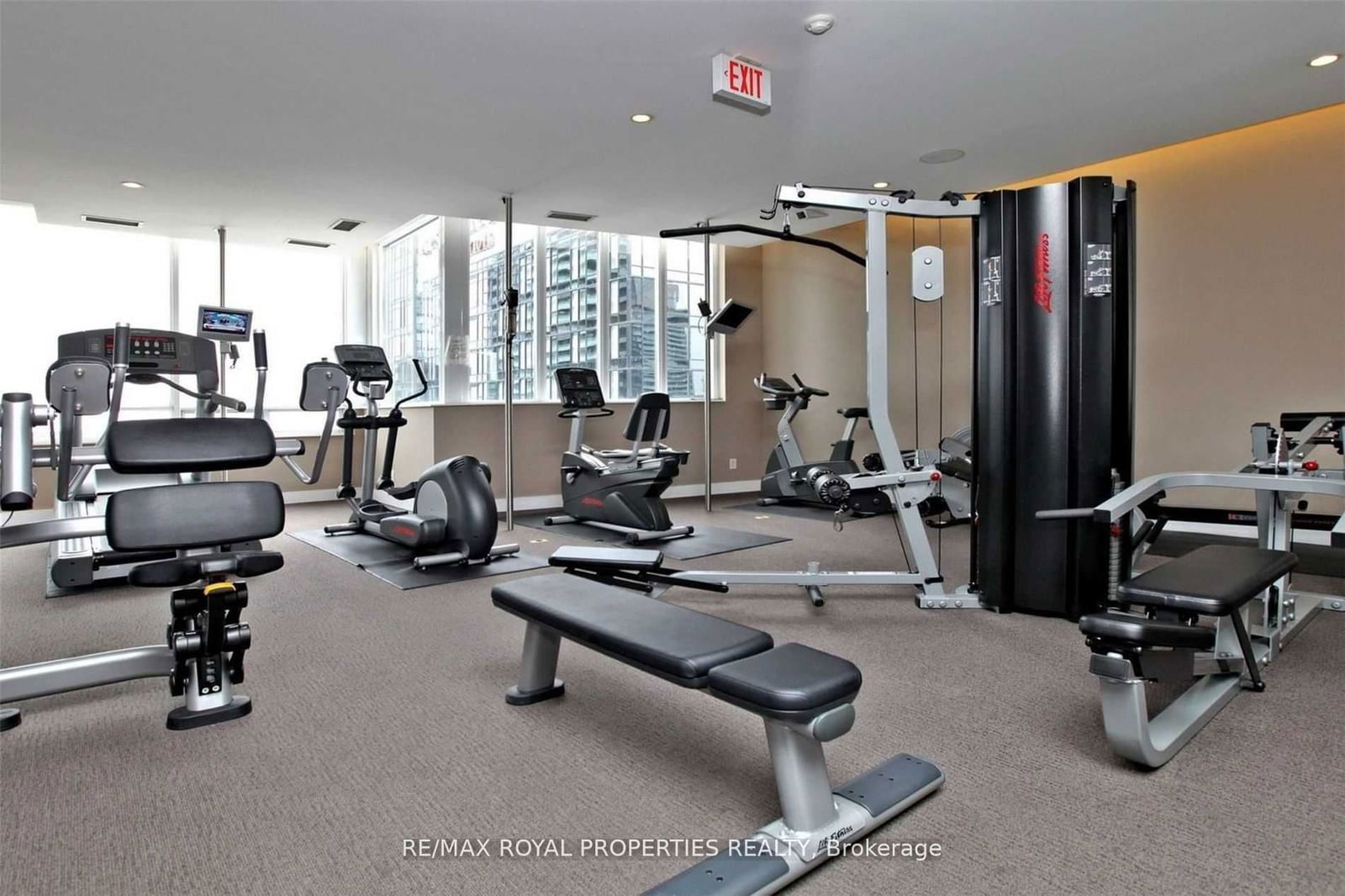 250 Wellington St W, unit 246 for rent - image #28