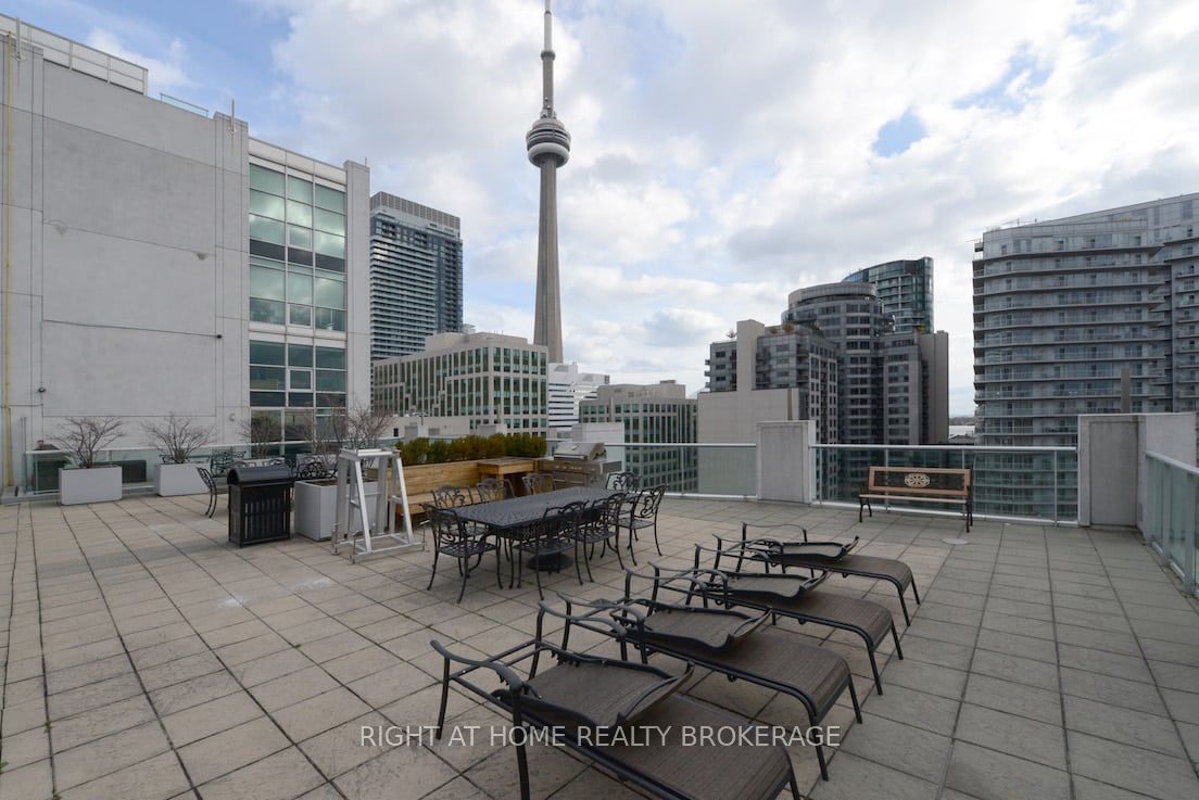 350 Wellington West St W, unit 414 for rent - image #23