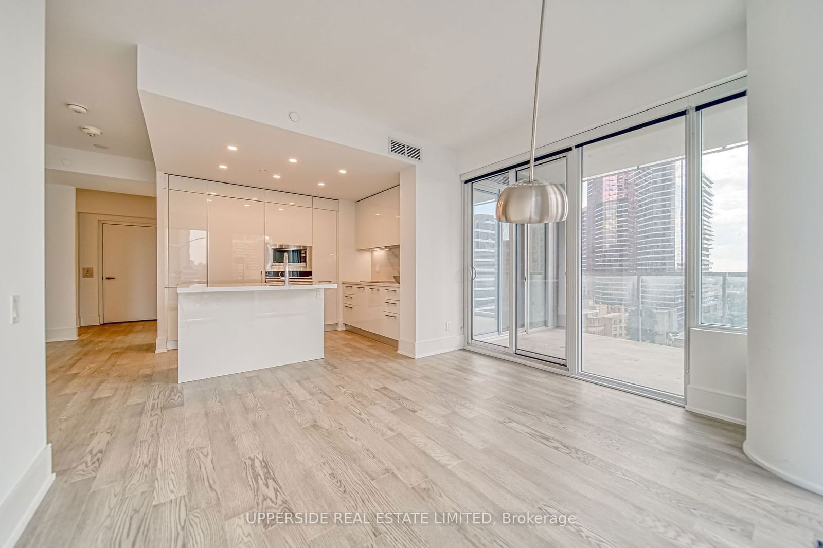 1 Gloucester St, unit 1016 for sale