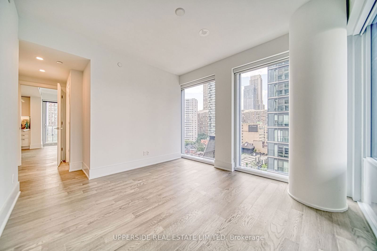 1 Gloucester St, unit 1016 for sale