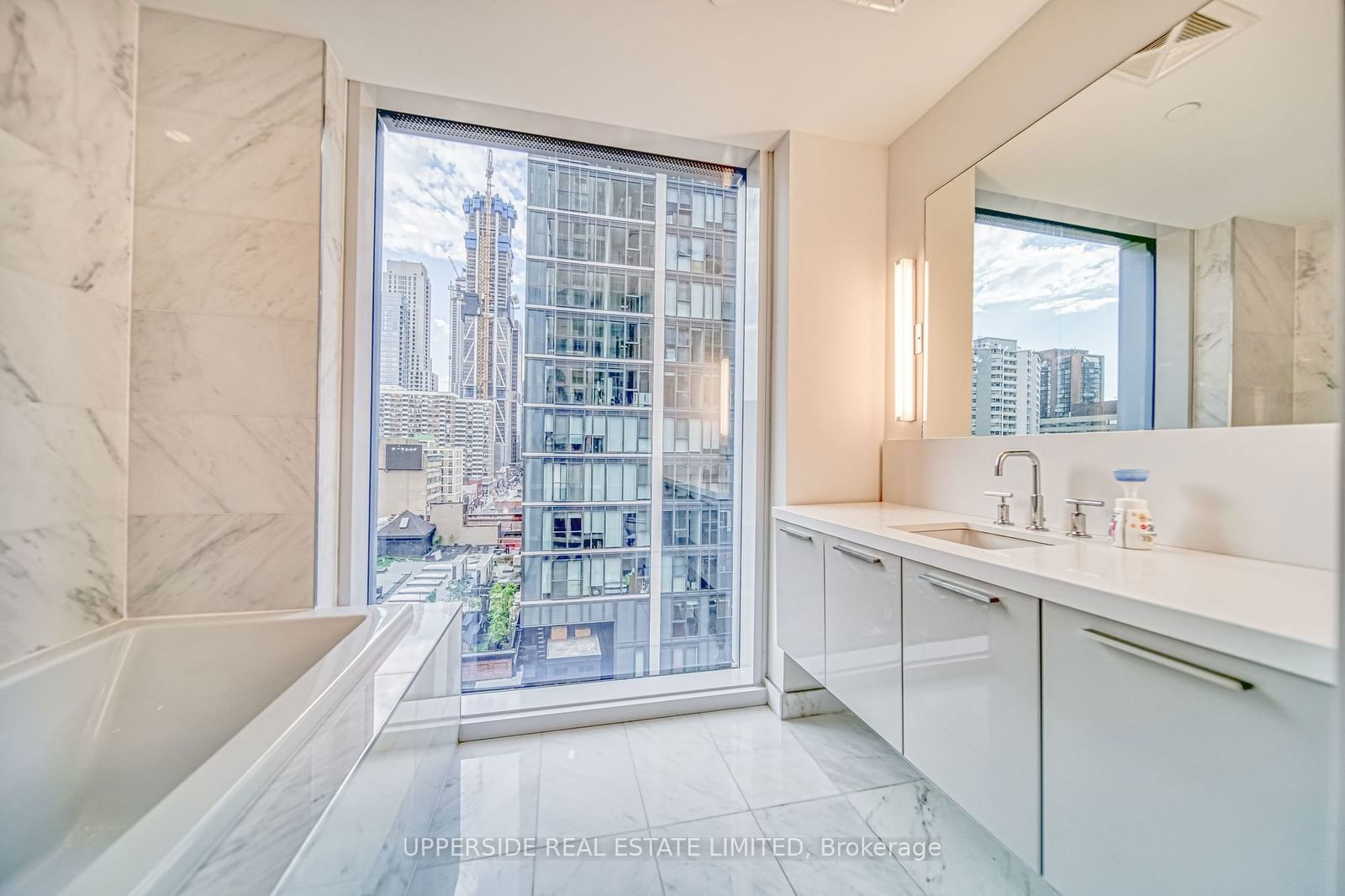 1 Gloucester St, unit 1016 for sale