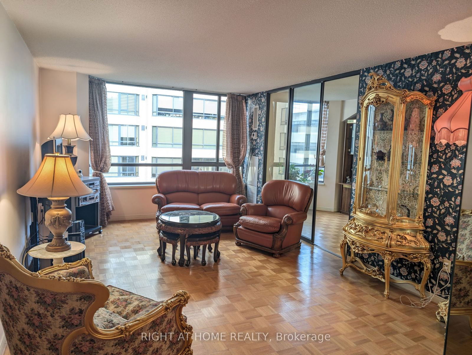 195 St Patrick St, unit 905 for sale - image #10