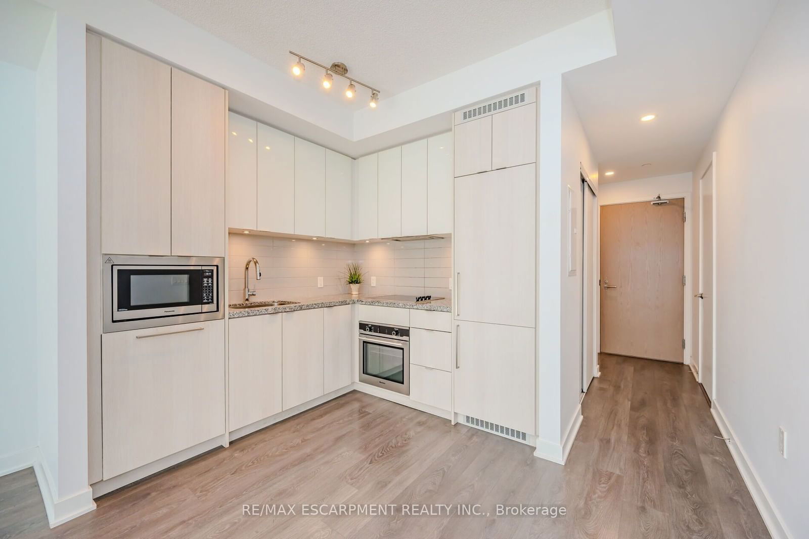 125 Blue Jays Way, unit 3310 for sale - image #8