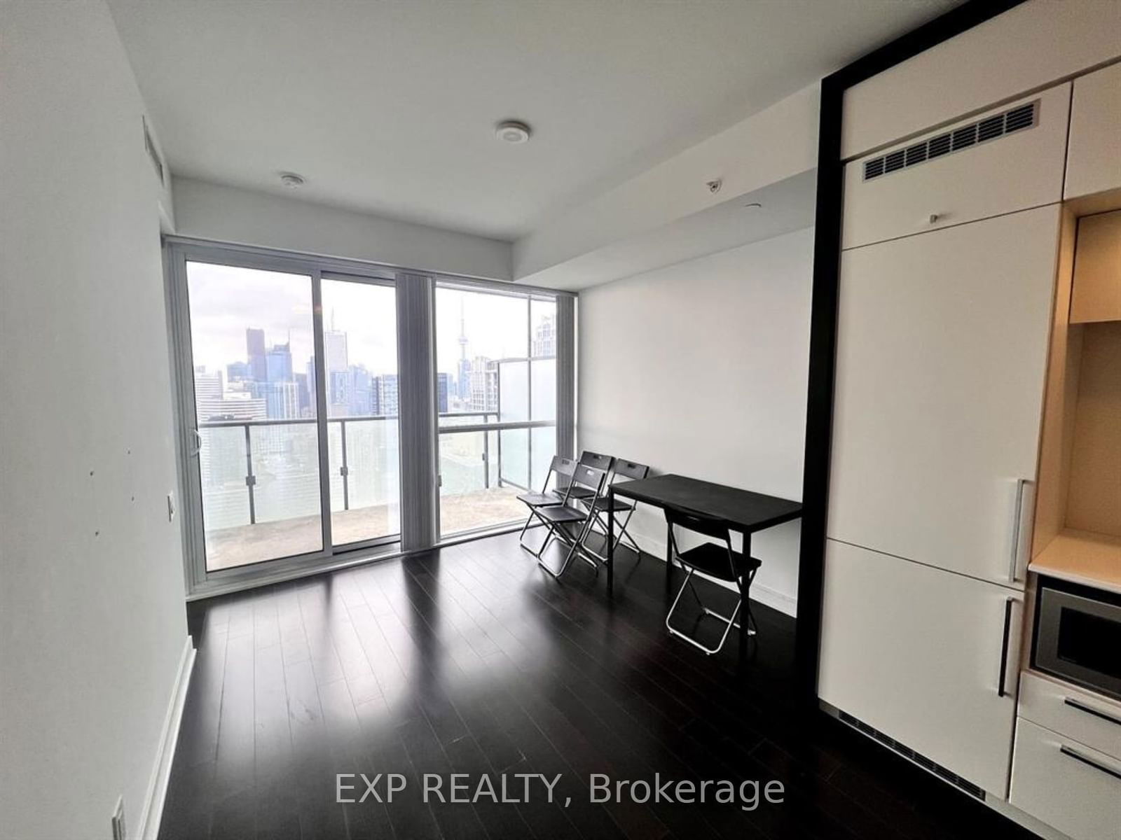 15 Grenville St, unit 4102 for rent - image #5