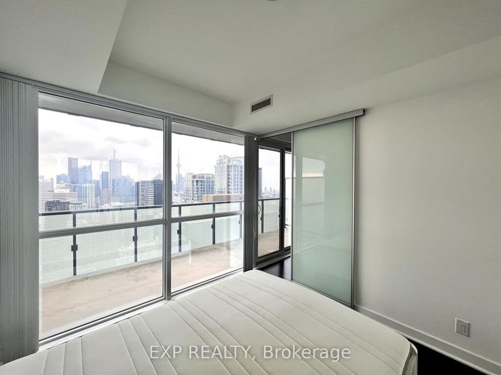 15 Grenville St, unit 4102 for rent - image #8