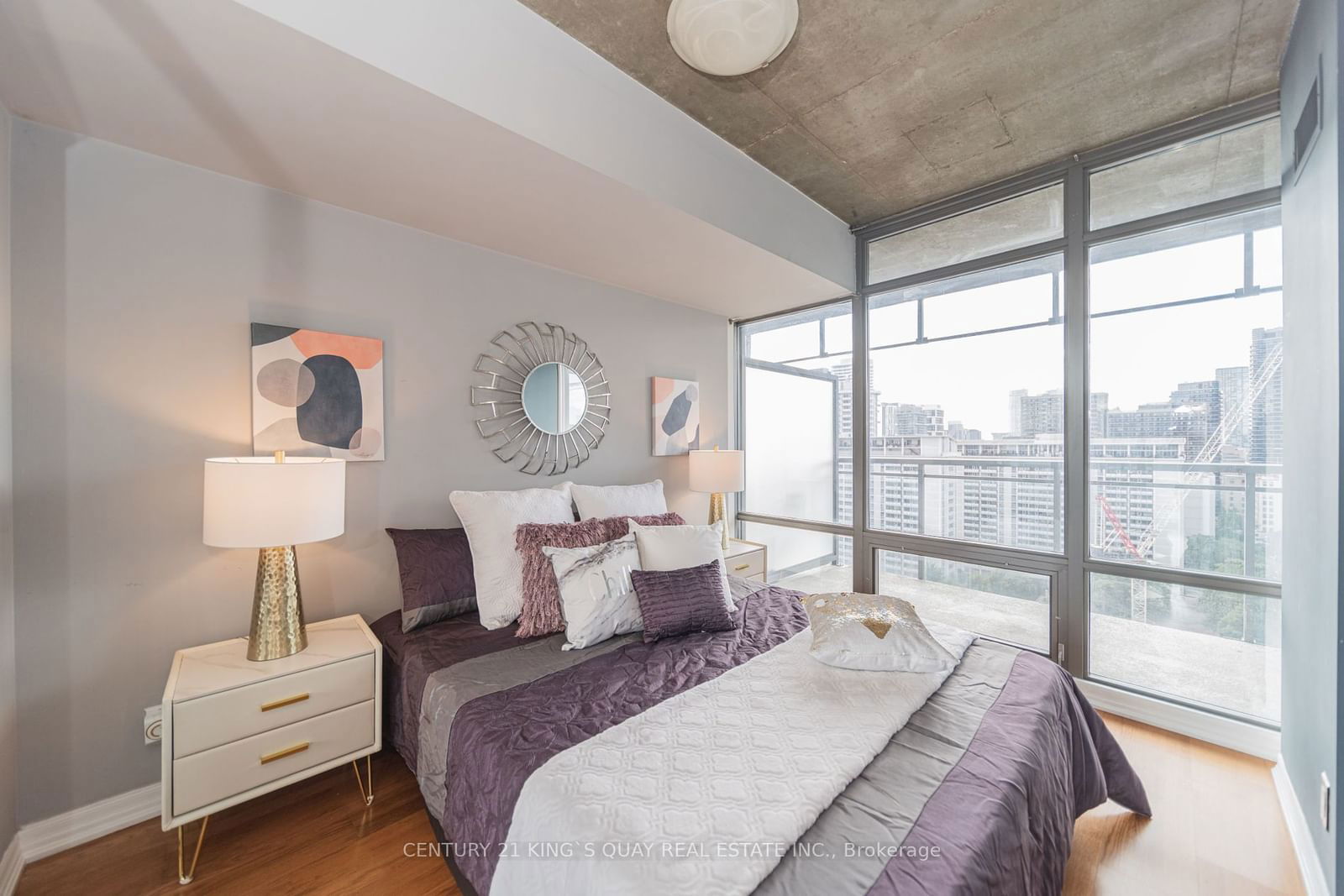 22 Wellesley St E, unit 1802 for sale - image #10