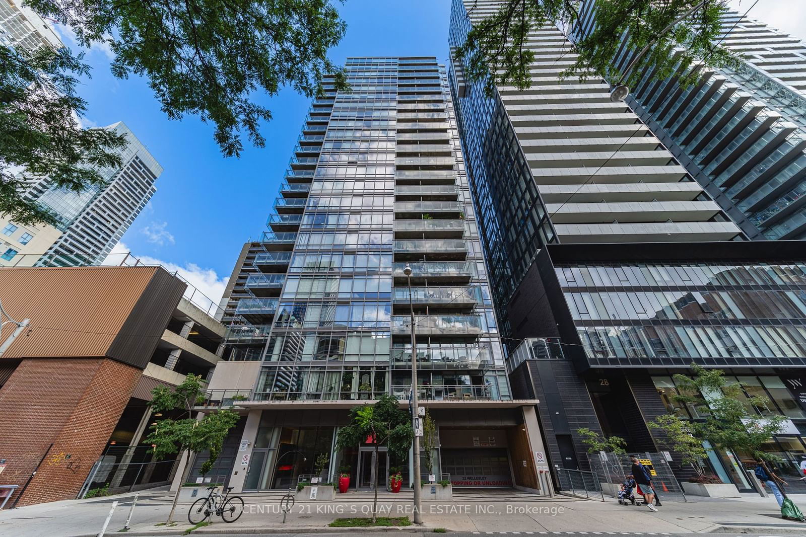 22 Wellesley St E, unit 1802 for sale