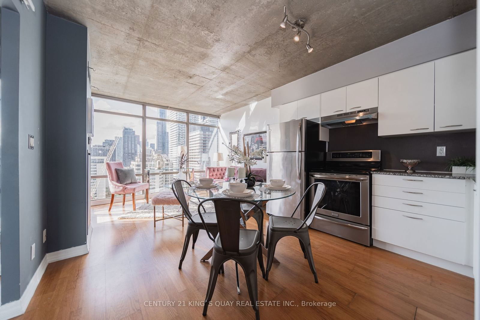 22 Wellesley St E, unit 1802 for sale - image #3