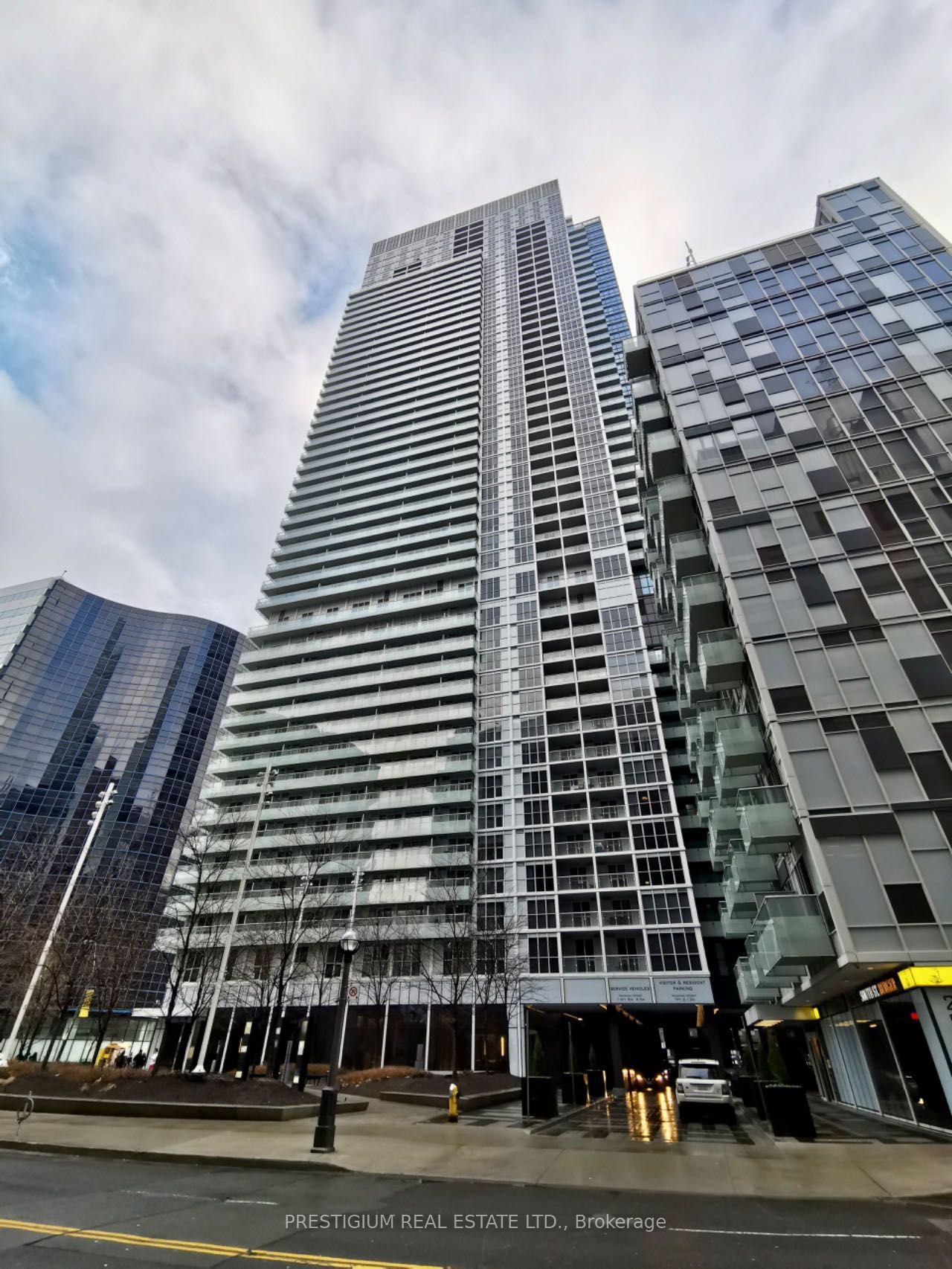 300 Front St W, unit 2601 for rent