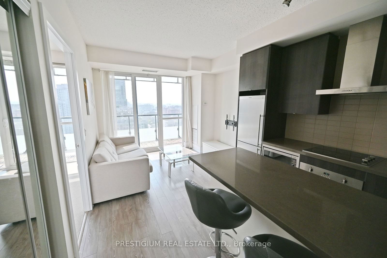 300 Front St W, unit 2601 for rent