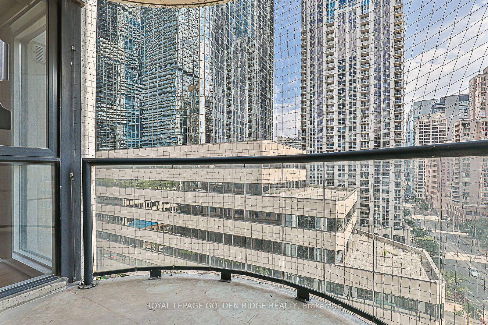 801 Bay St, unit 1103 for sale - image #21