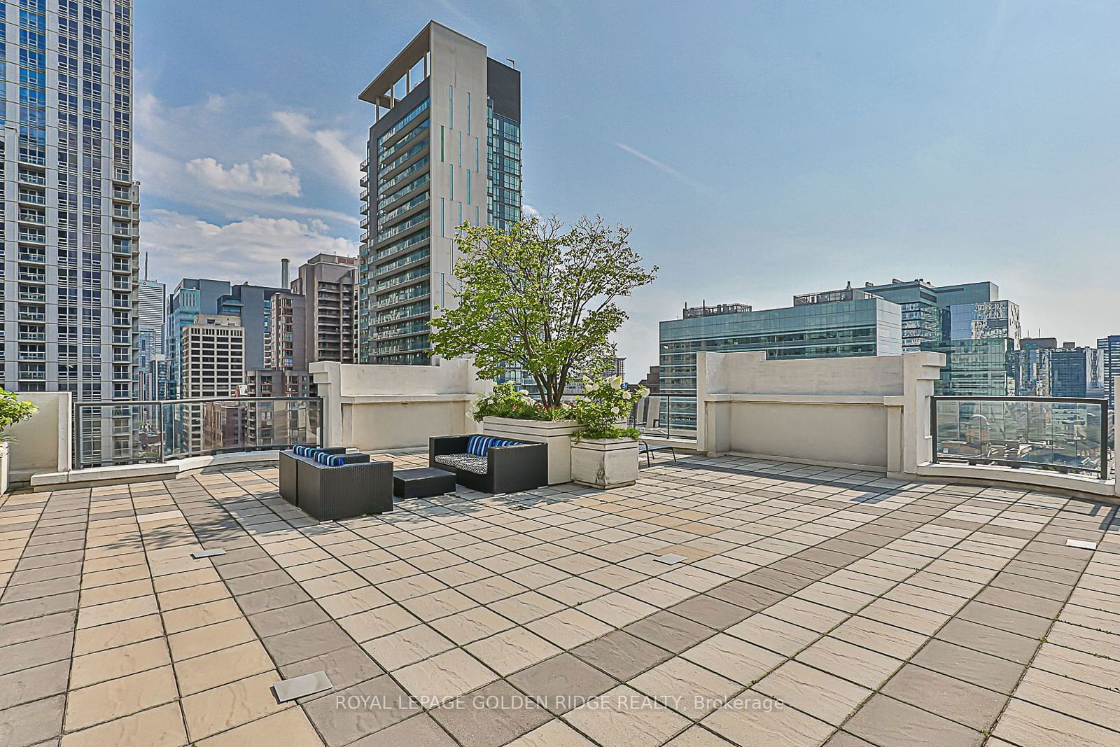 801 Bay St, unit 1103 for sale - image #26