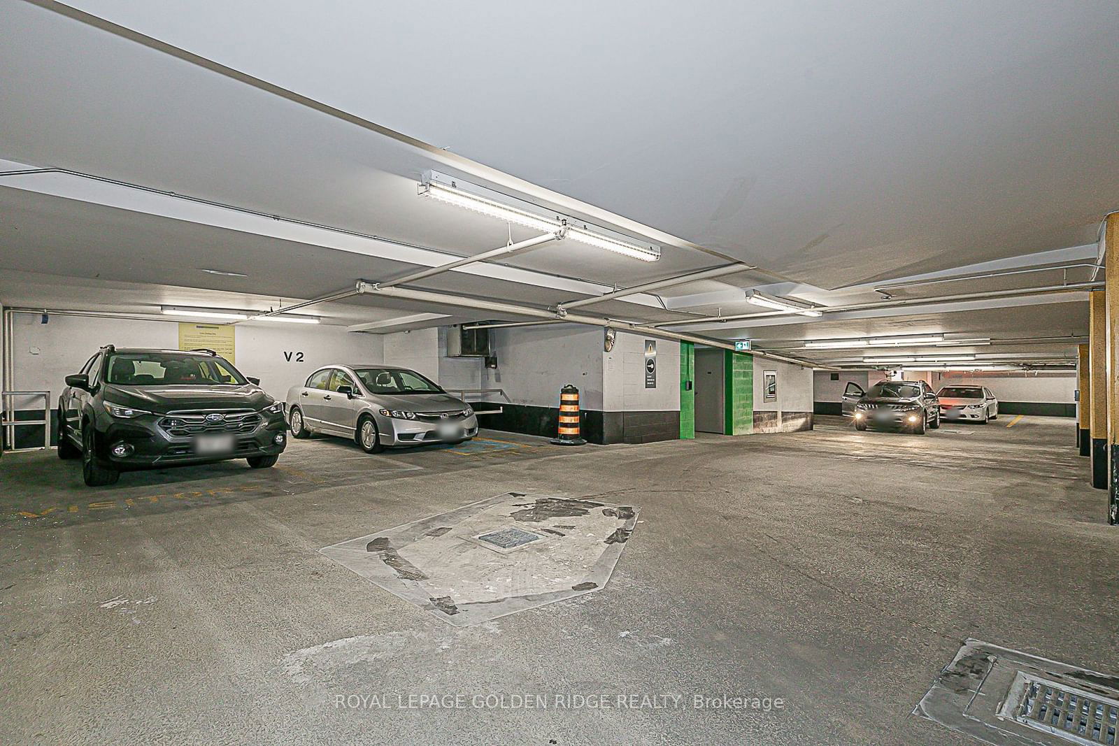 801 Bay St, unit 1103 for sale - image #28