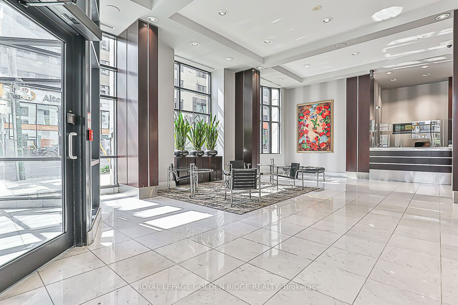 801 Bay St, unit 1103 for sale - image #3