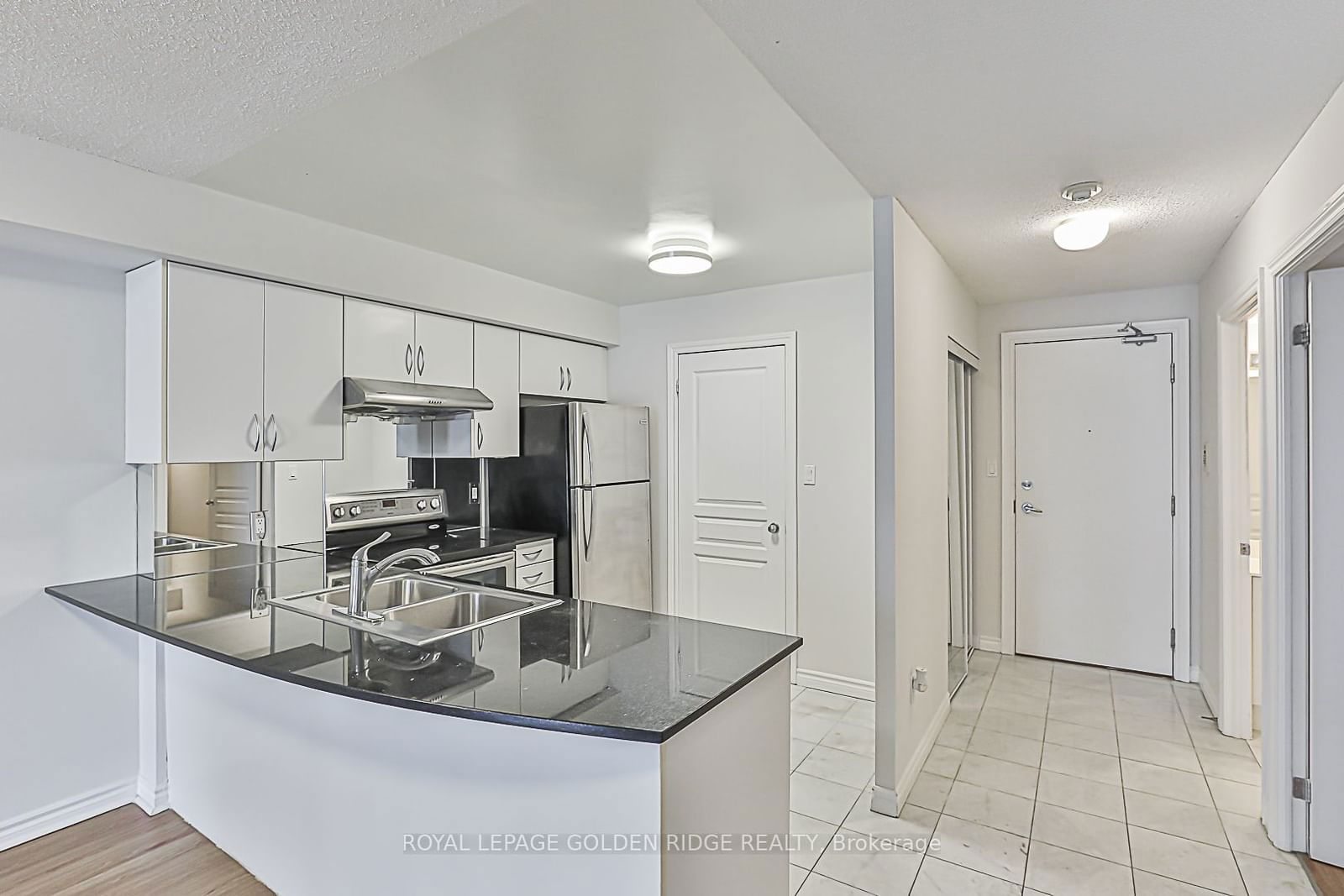 801 Bay St, unit 1103 for sale - image #6