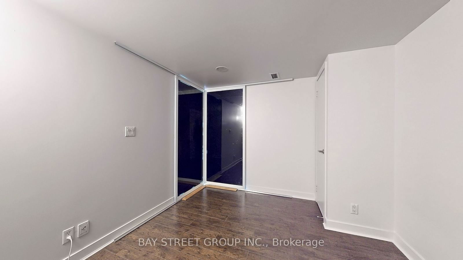 381 Front St W, unit 2501 for rent - image #10