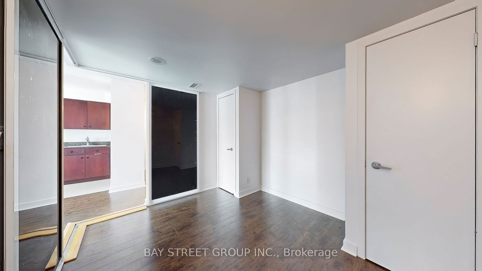 381 Front St W, unit 2501 for rent - image #11