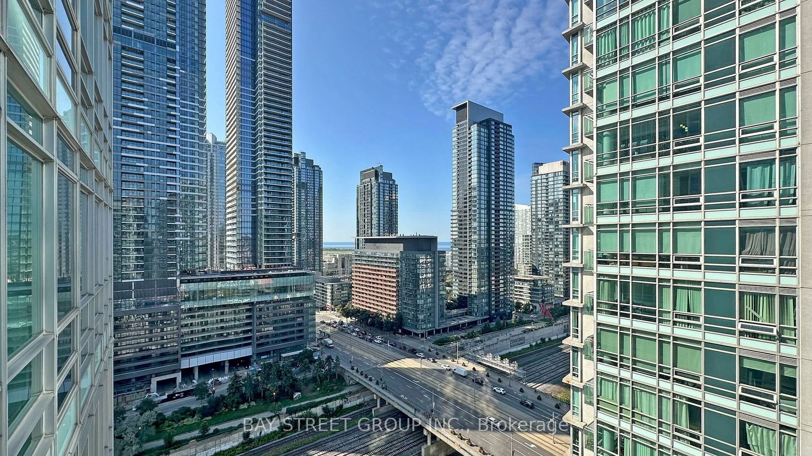 381 Front St W, unit 2501 for rent