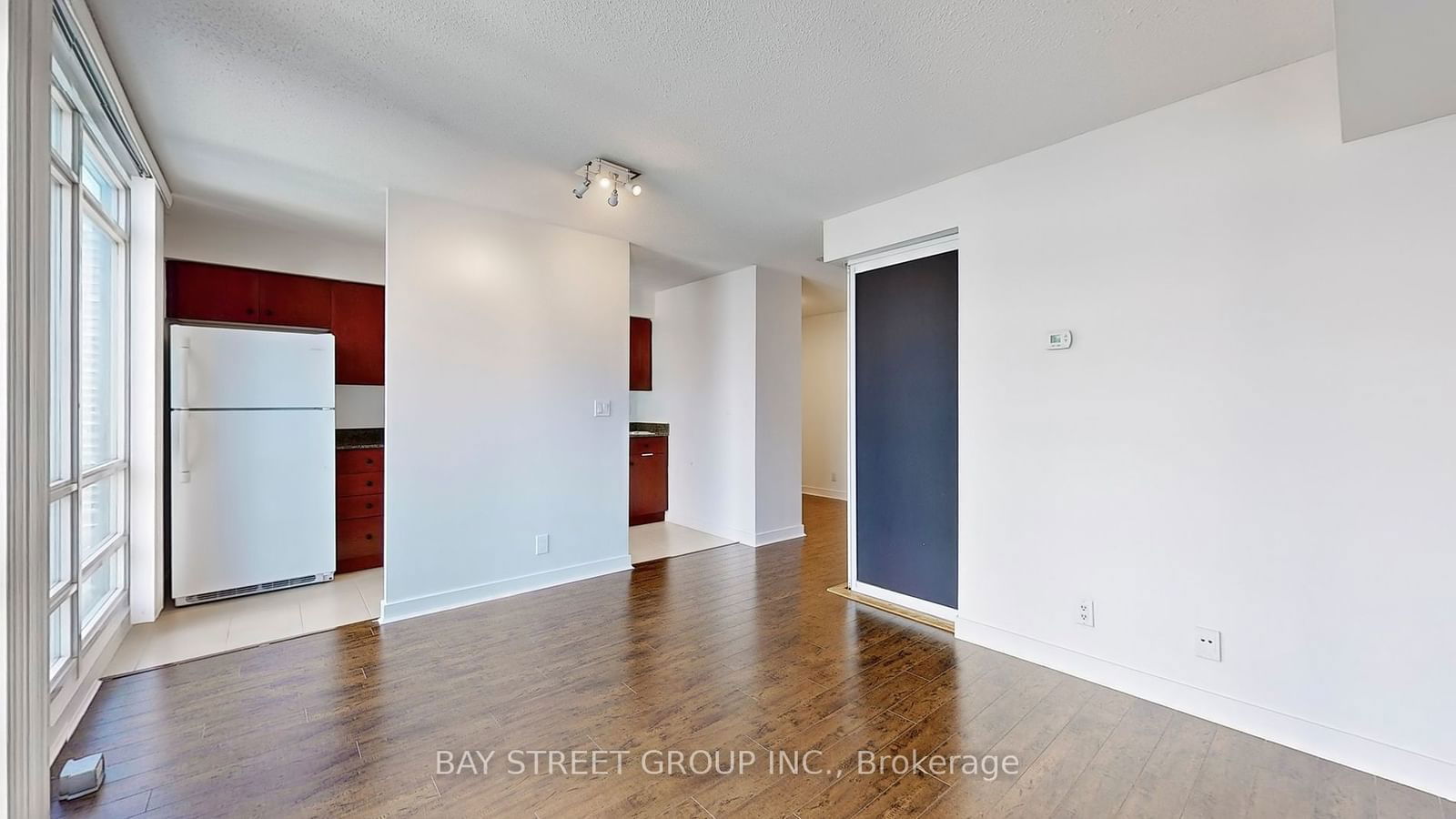 381 Front St W, unit 2501 for rent - image #6