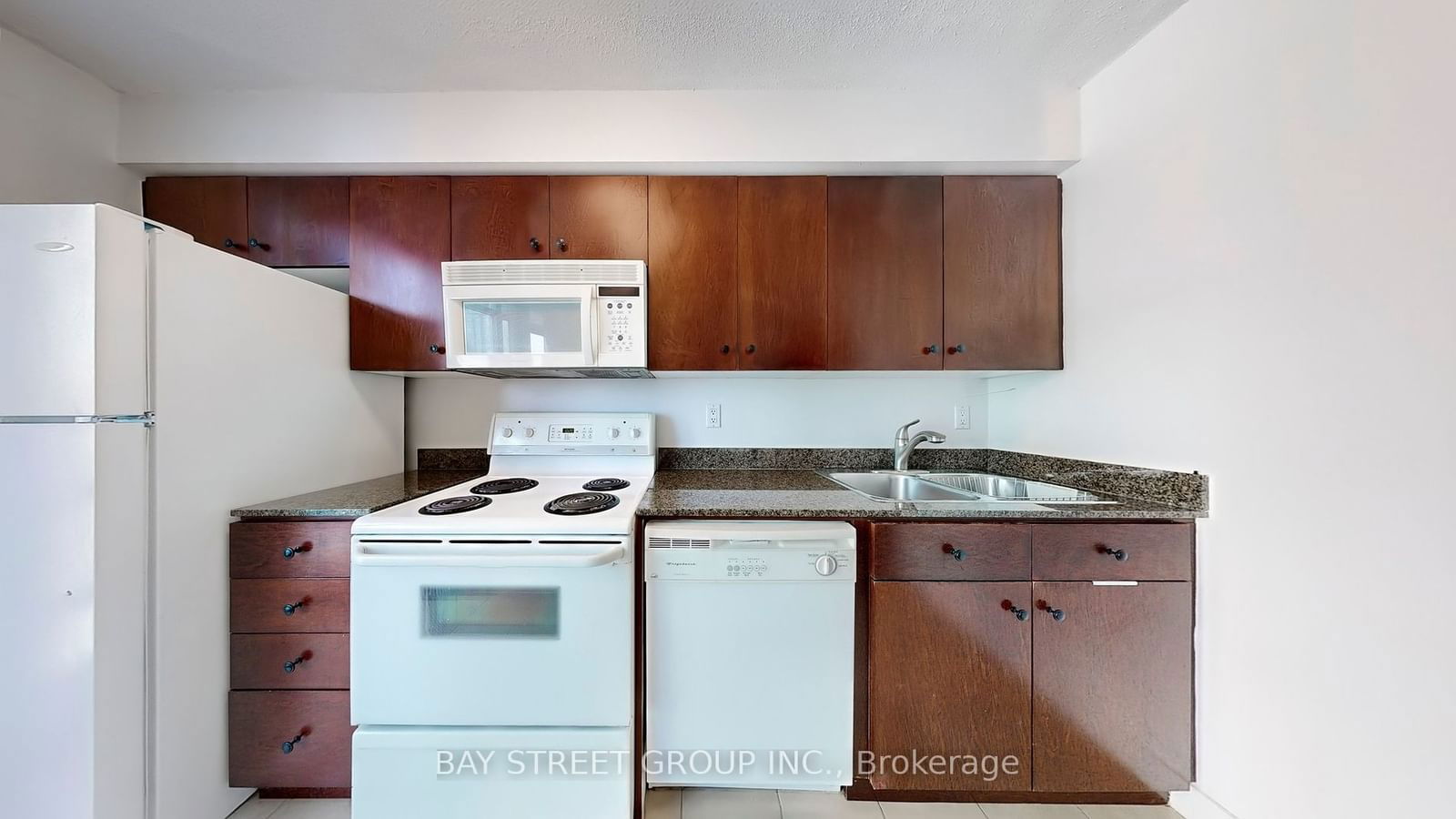 381 Front St W, unit 2501 for rent