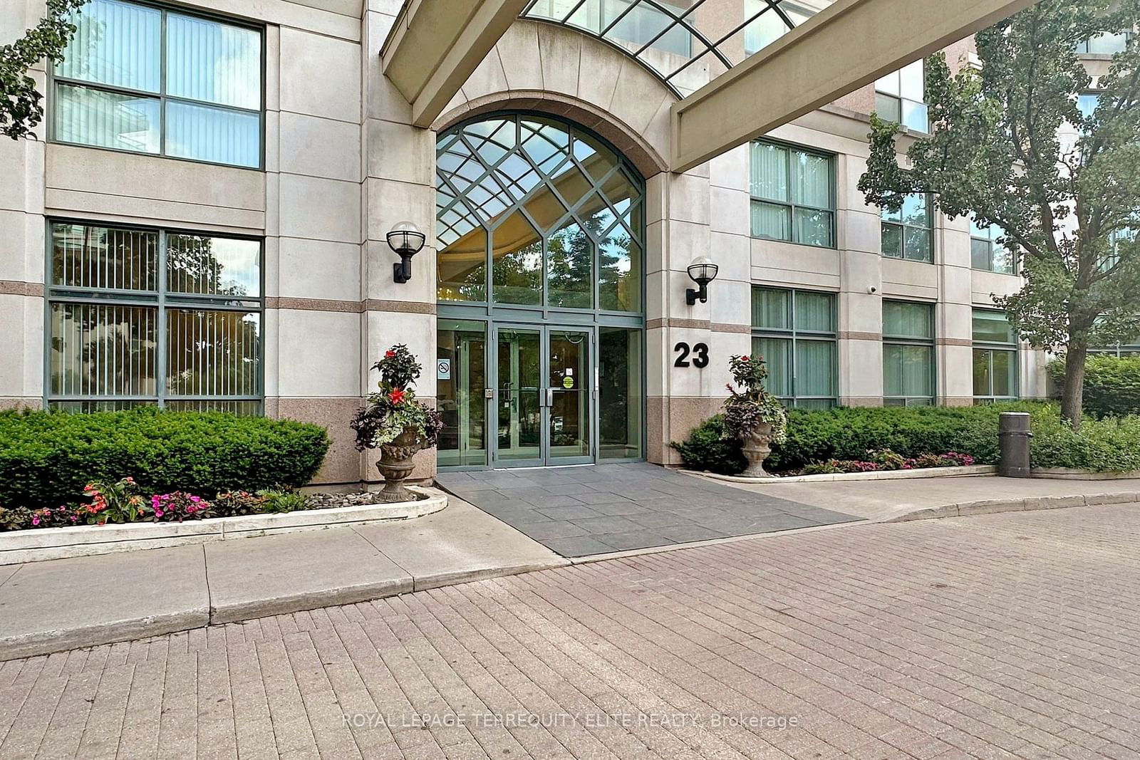 23 Lorraine Dr, unit 1912 for sale - image #5