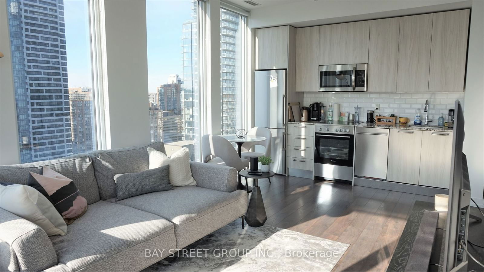 28 Wellesley St E, unit 2902 for rent - image #2