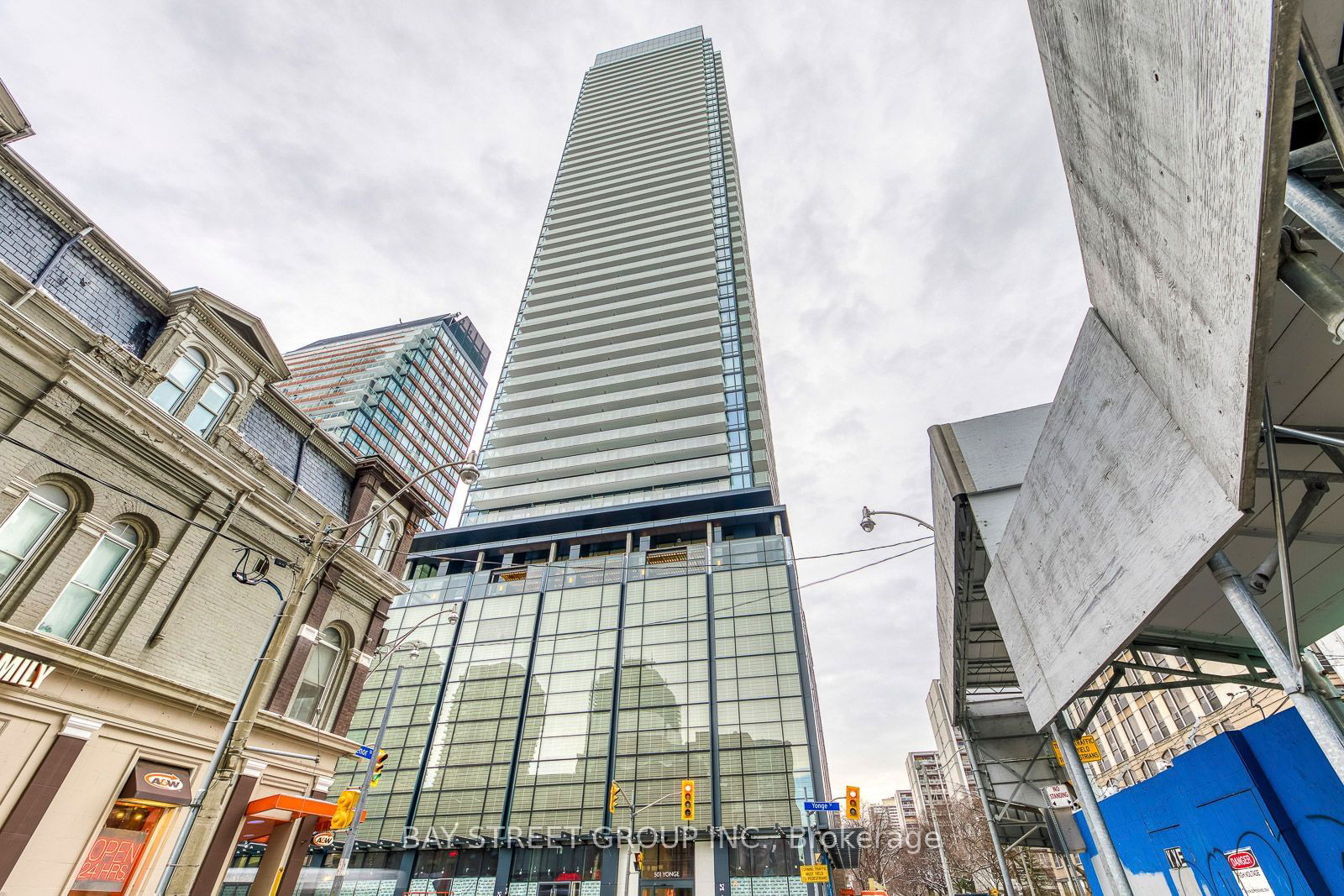 501 Yonge St, unit 2711 for rent