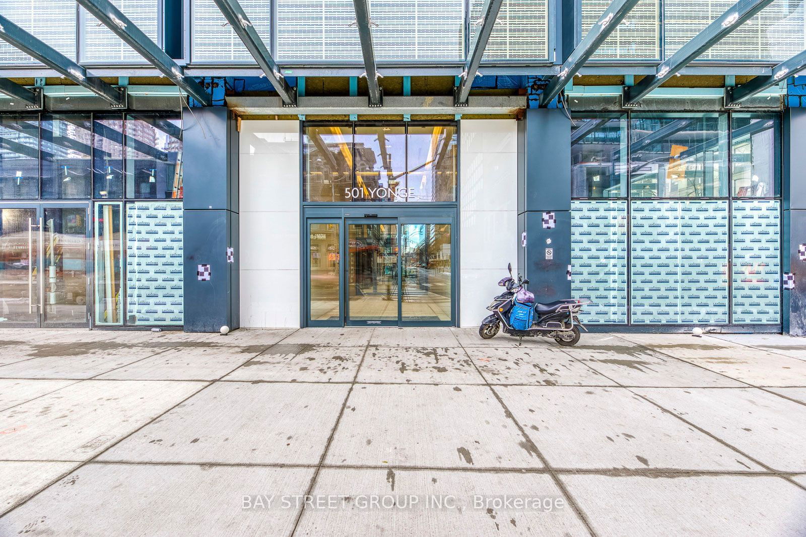 501 Yonge St, unit 2711 for rent - image #3