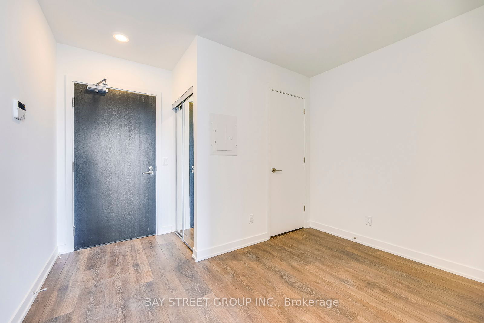 501 Yonge St, unit 2711 for rent - image #7