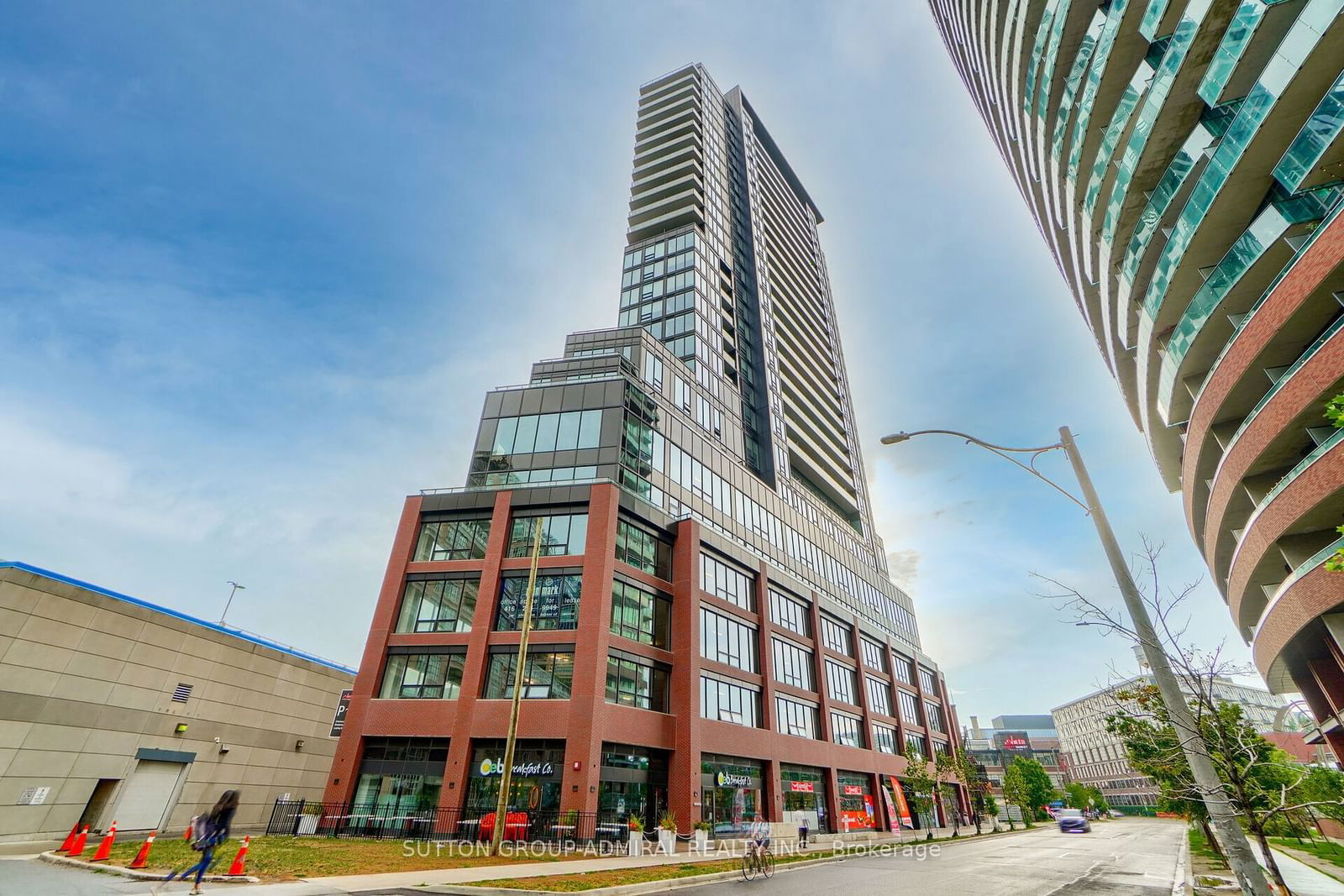 135 East Liberty St, unit 1003 for sale - image #2