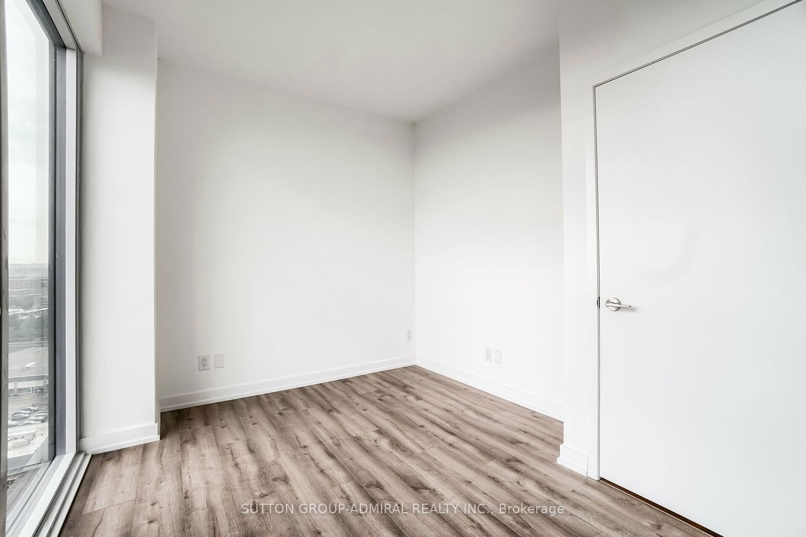 135 East Liberty St, unit 1003 for sale - image #21