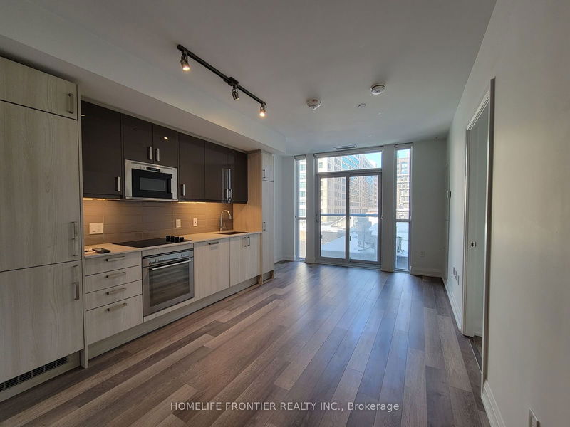 77 Mutual St, unit 412 for rent - image #1