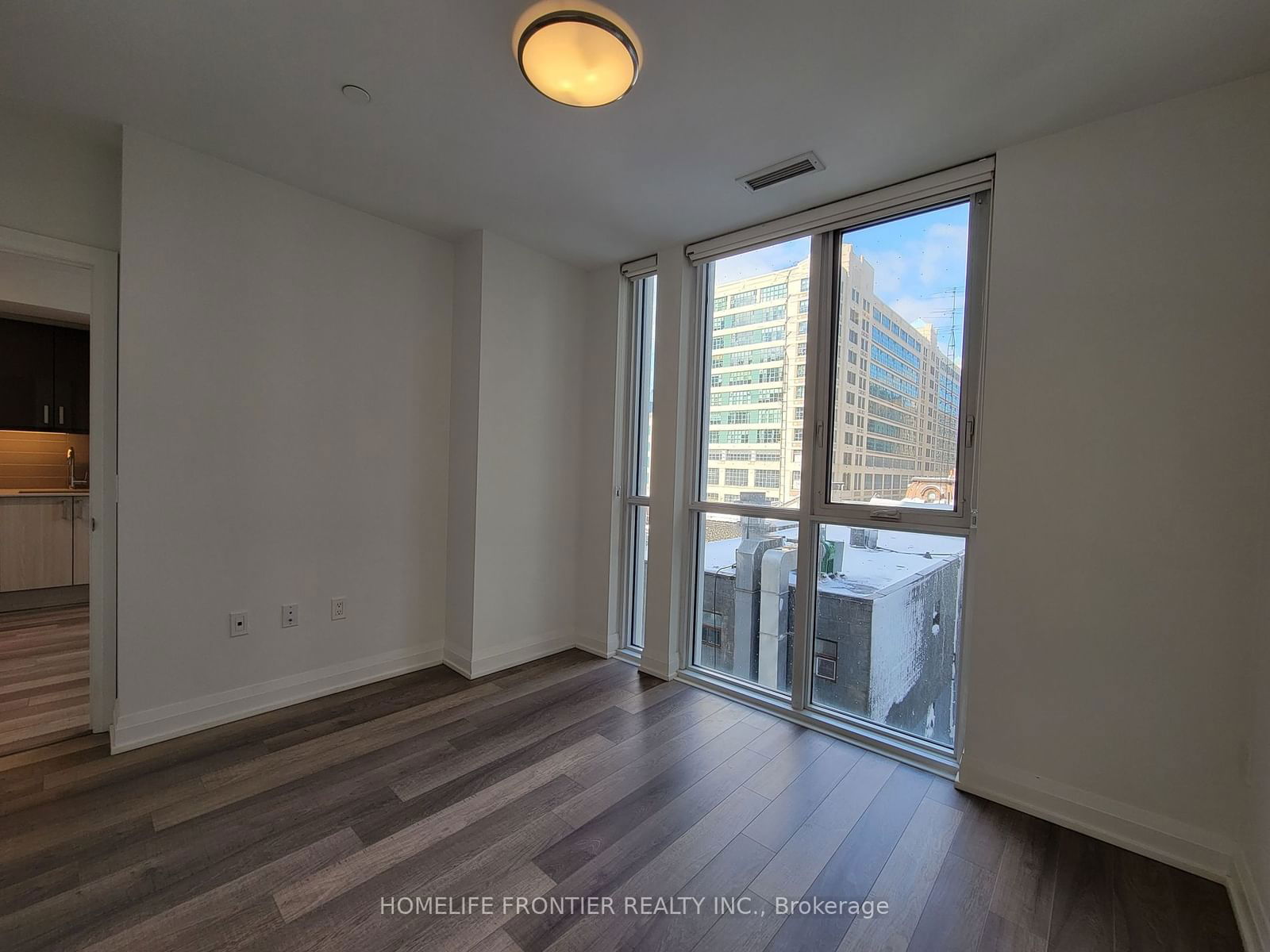 77 Mutual St, unit 412 for rent - image #5