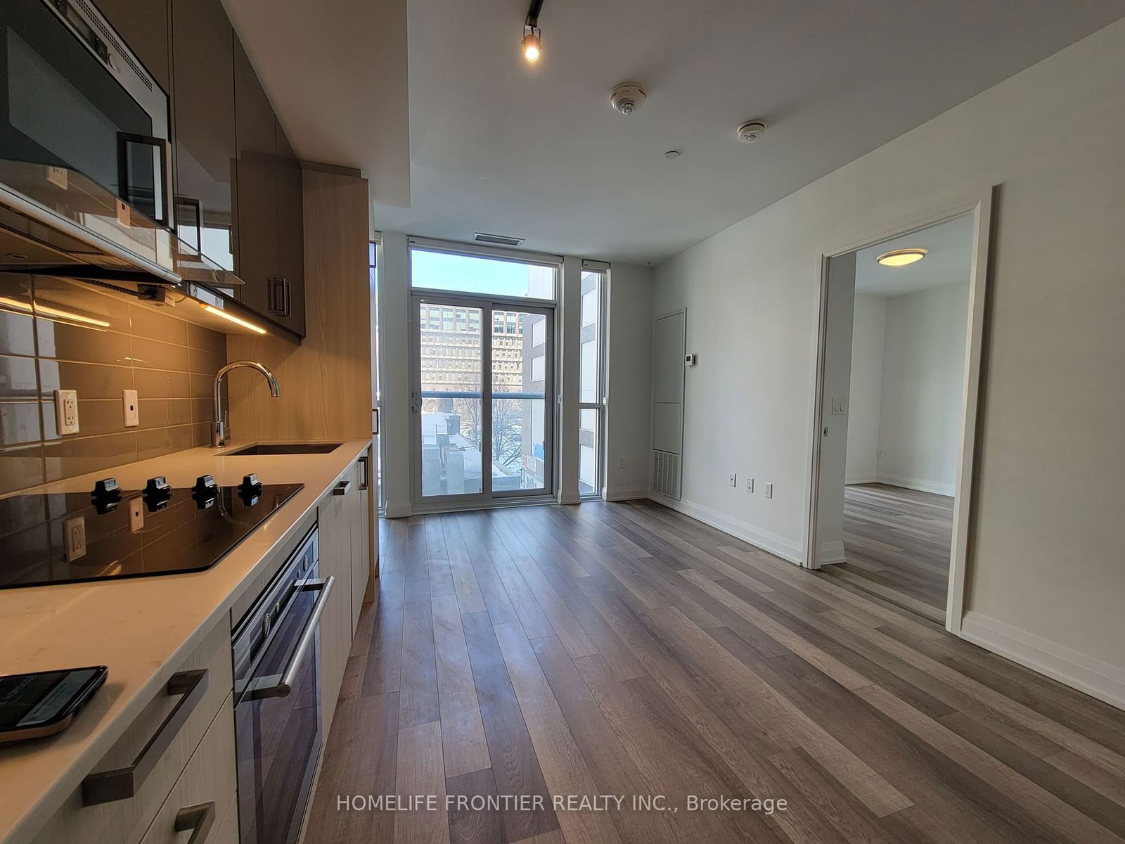 77 Mutual St, unit 412 for rent - image #8