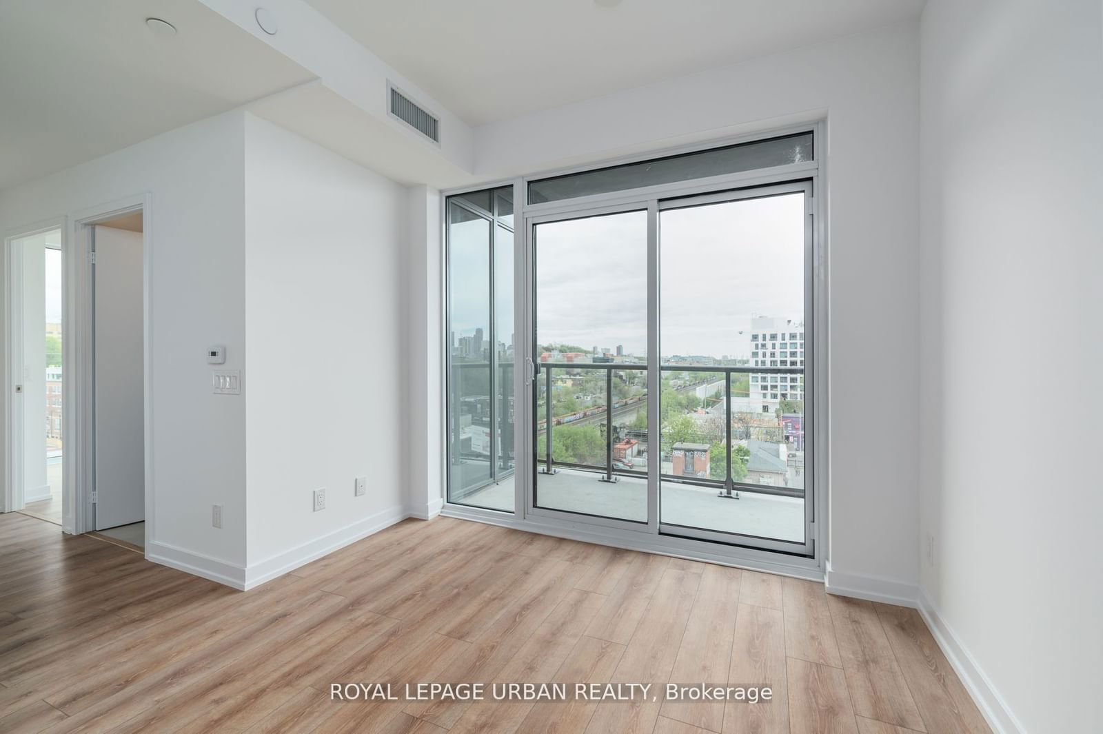 500 Dupont St, unit 613 for rent - image #12