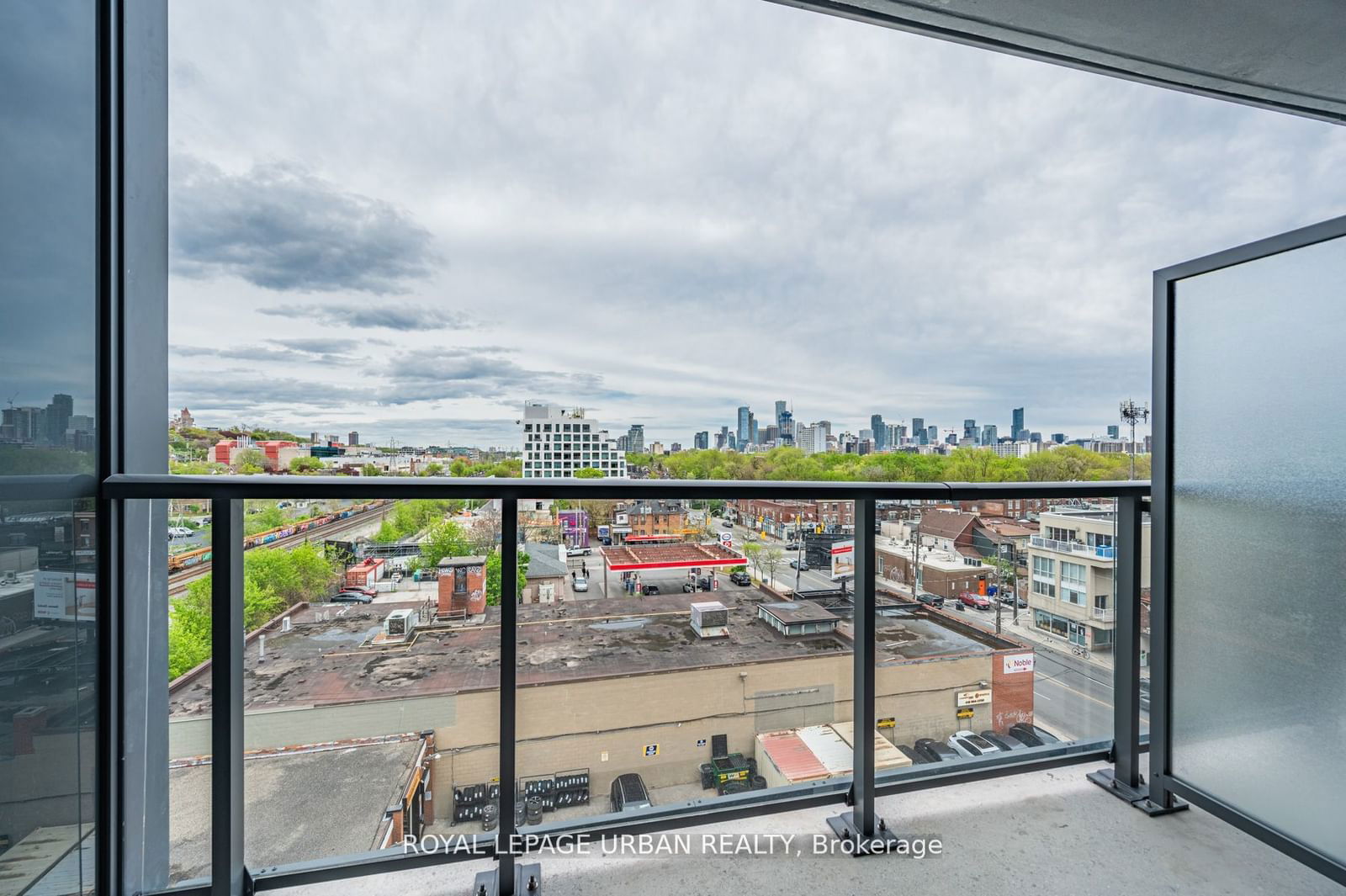 500 Dupont St, unit 613 for rent - image #27