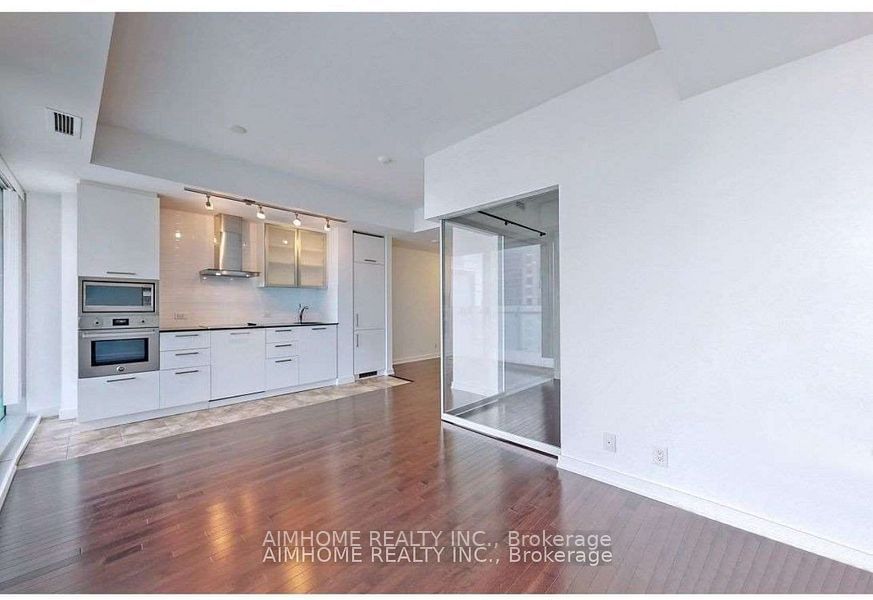 14 York St, unit 2307 for sale