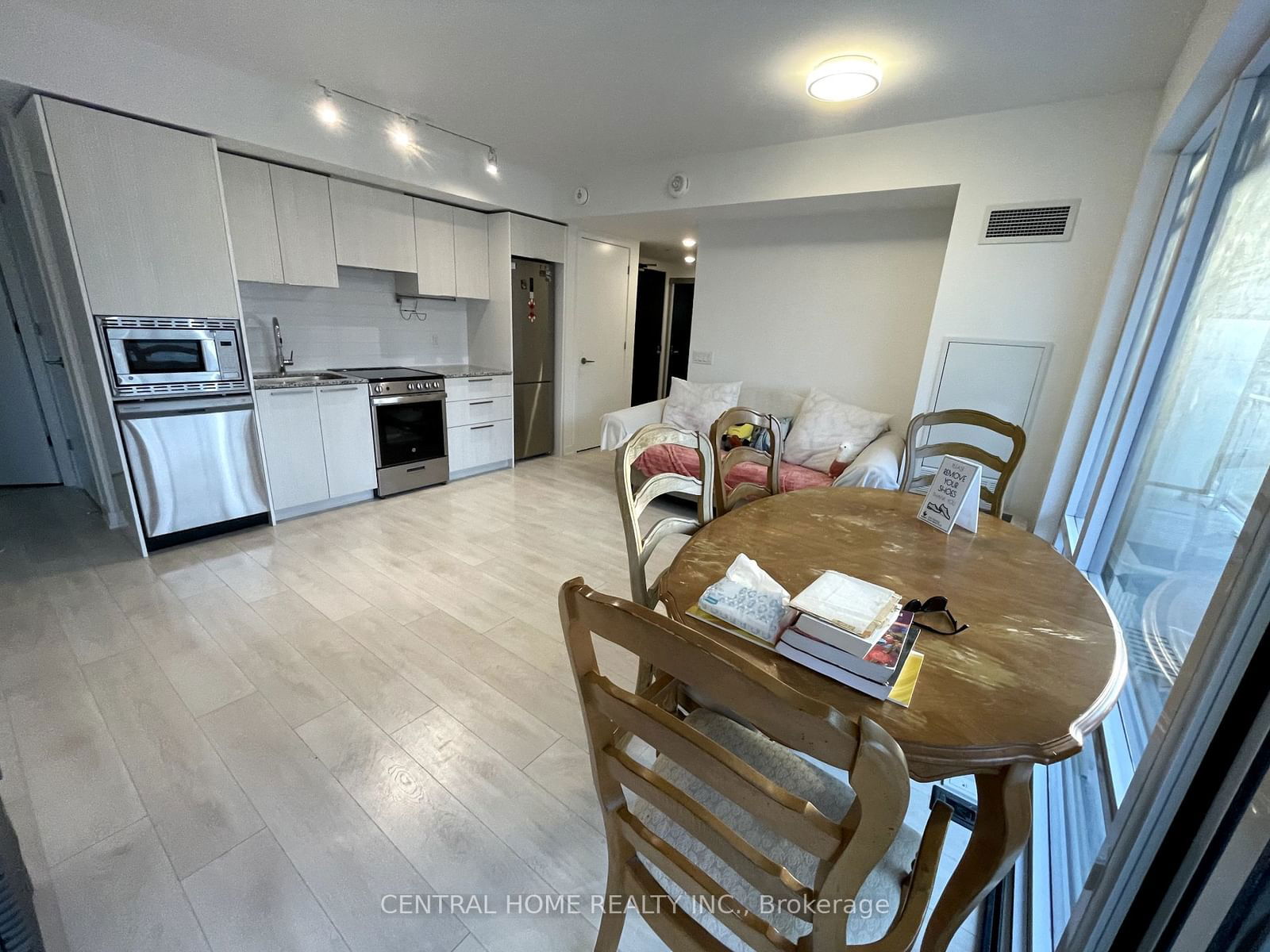 18 Maitland Terr, unit 1012 for rent - image #2