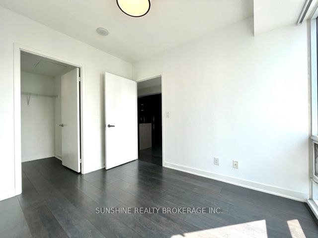 88 harbour St E, unit 3009 for rent