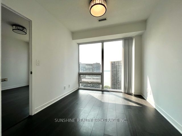 88 harbour St E, unit 3009 for rent