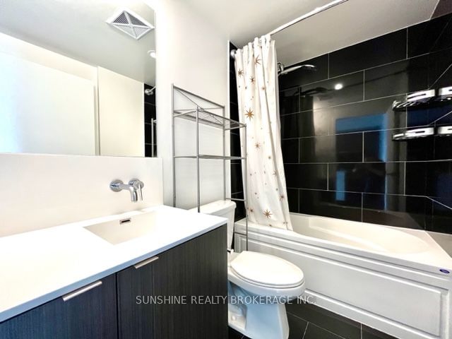 88 harbour St E, unit 3009 for rent