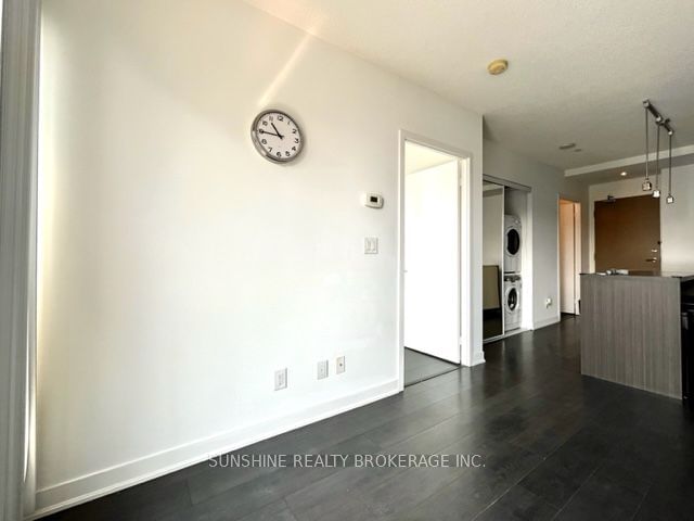 88 harbour St E, unit 3009 for rent