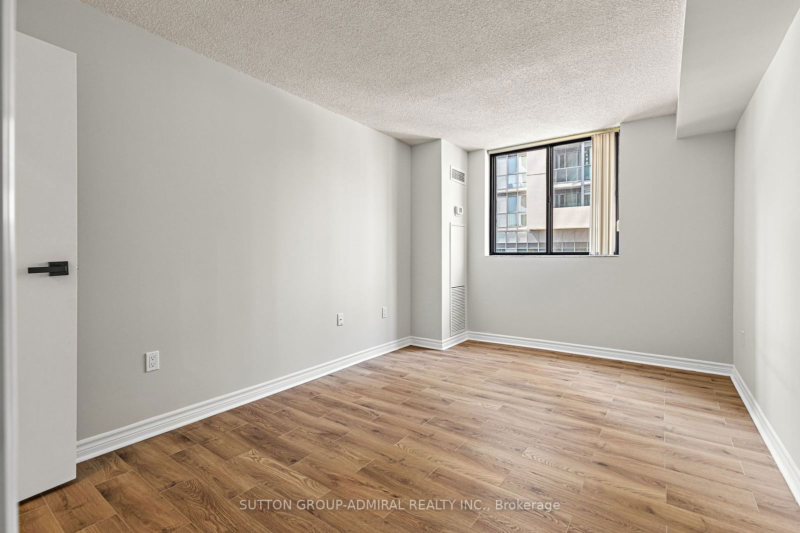 192 Jarvis St, unit 604 for sale