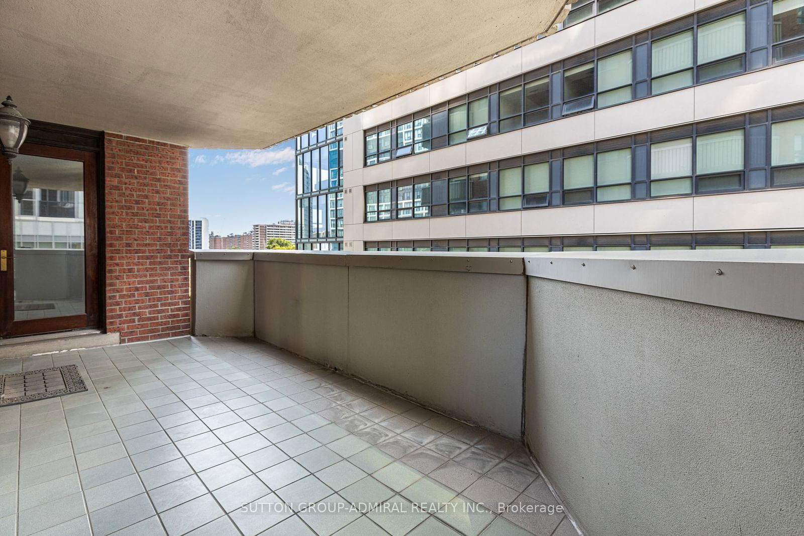 192 Jarvis St, unit 604 for sale